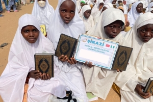 Kur'an-ı Kerim Dağıtımı