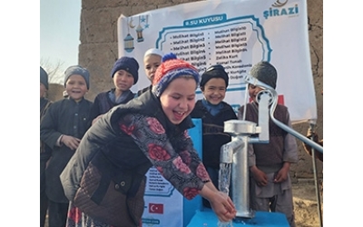 Afganistan El Pompalı Su Kuyusu